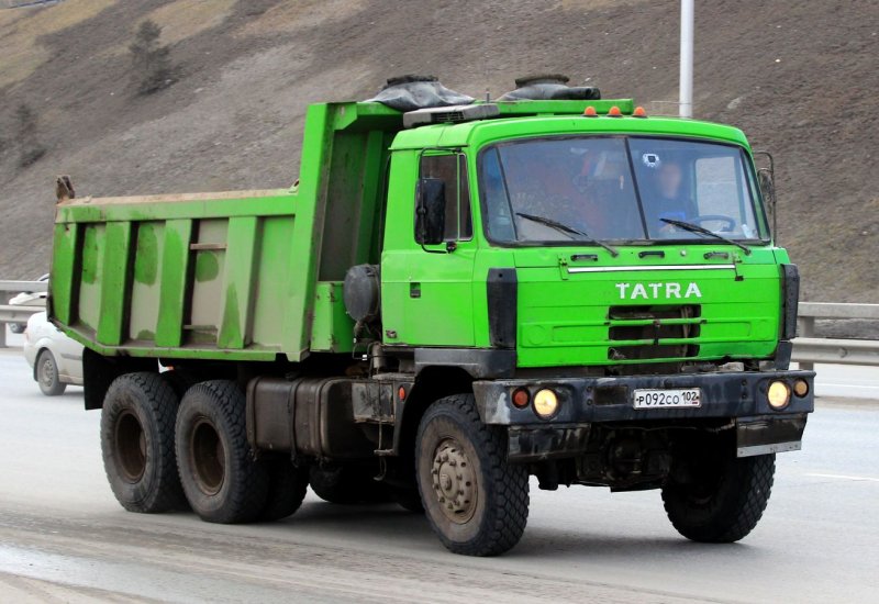 Самосвалы Татра 815 зеленый