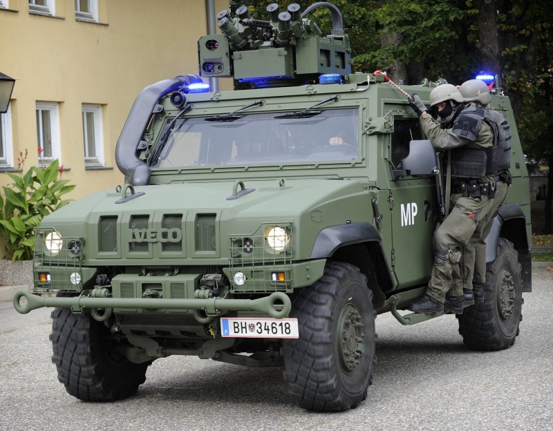 Iveco военный джип