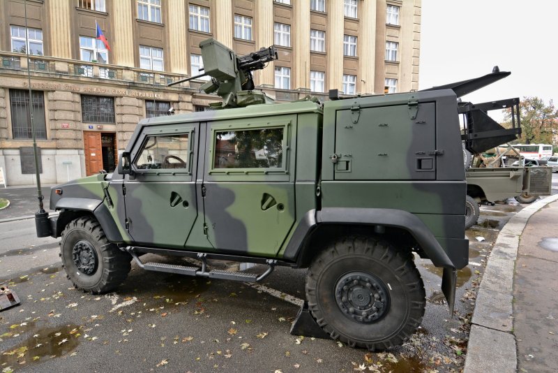 Бронеавтомобиль LMV m65 Рысь