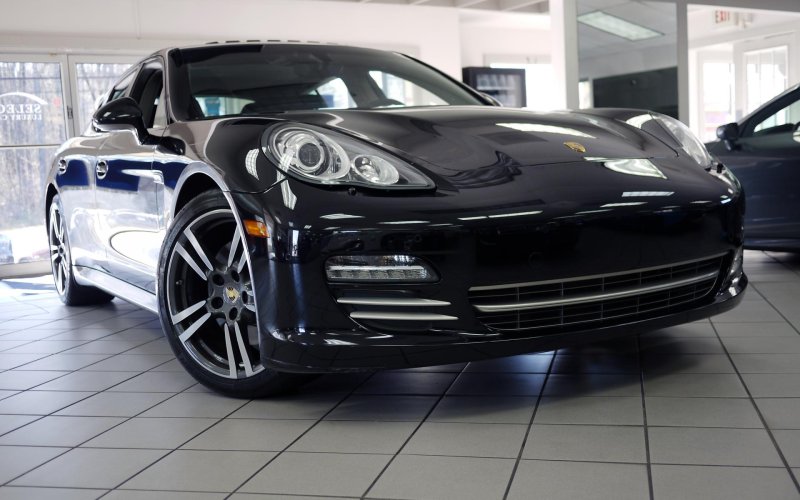 Porsche Panamera 4 Platinum Edition