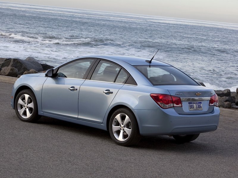 Chevrolet Cruze 2012 седан
