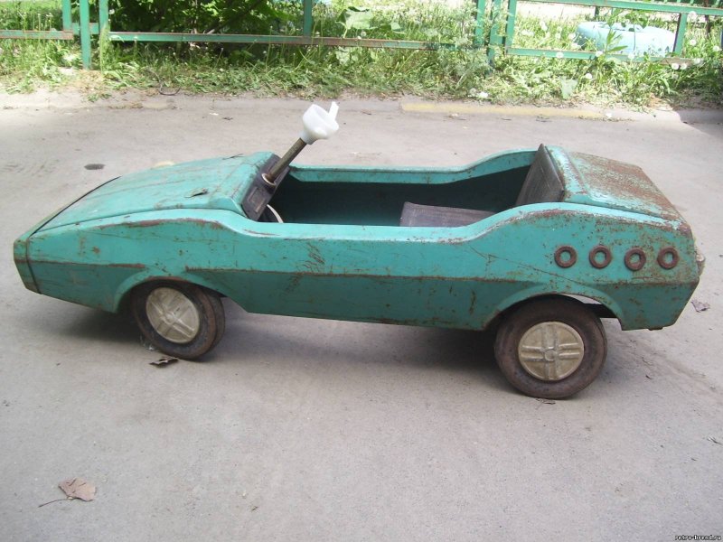 Зиронька педальная машинка