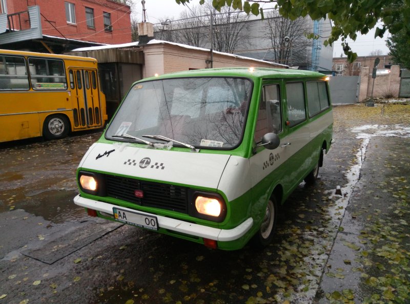 Советский микроавтобус РАФ 2203