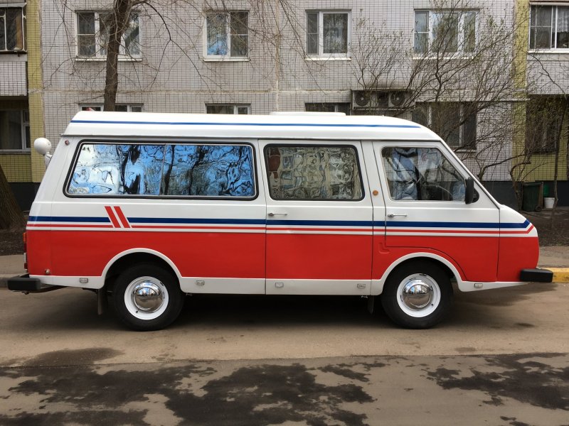 Советский микроавтобус РАФ 2203
