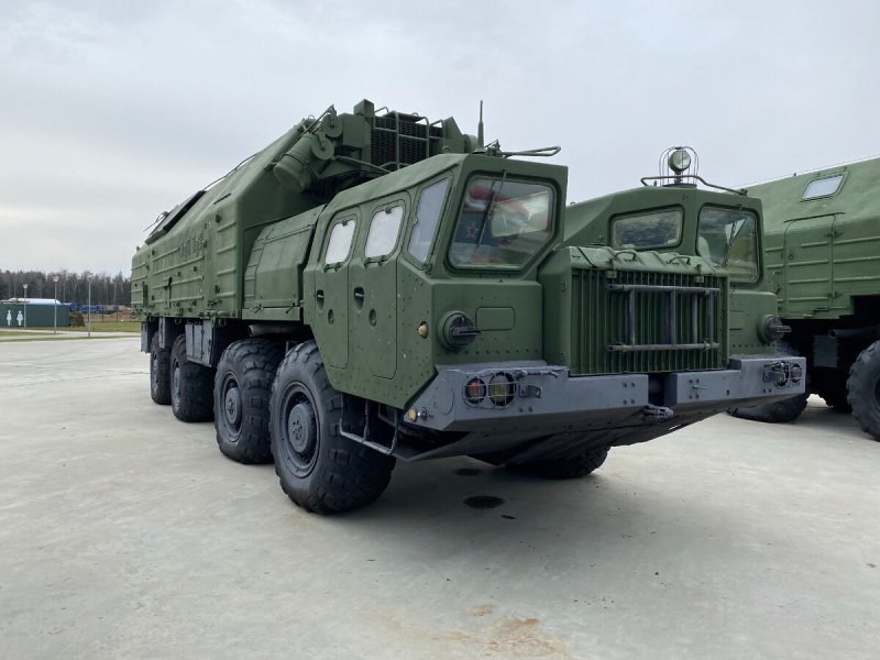 МАЗ военный тягач 543