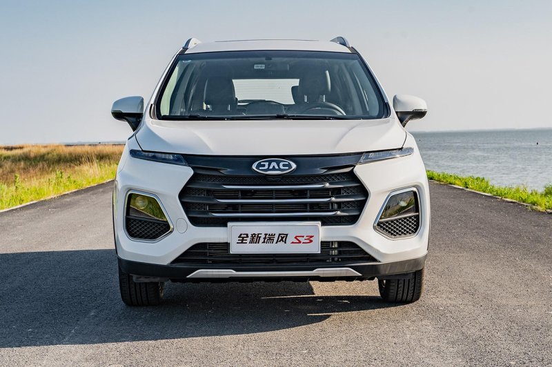 Китайский кроссовер JAC s3