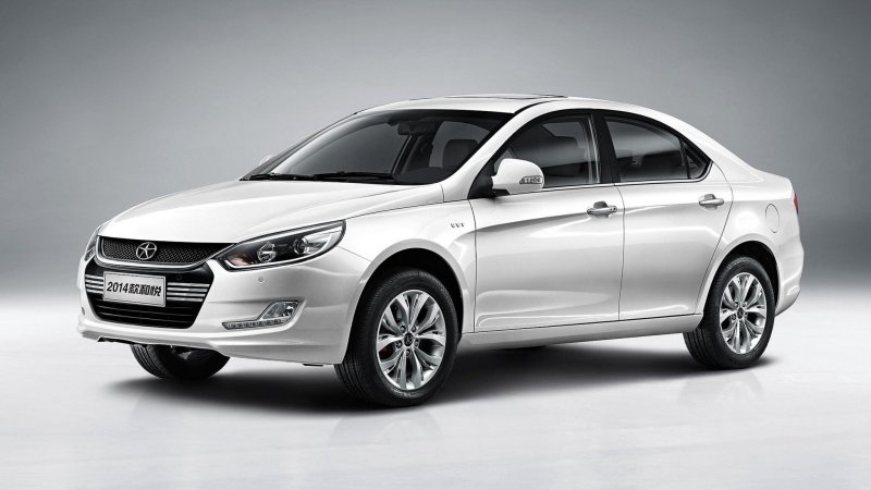 Китайский седан JAC j5