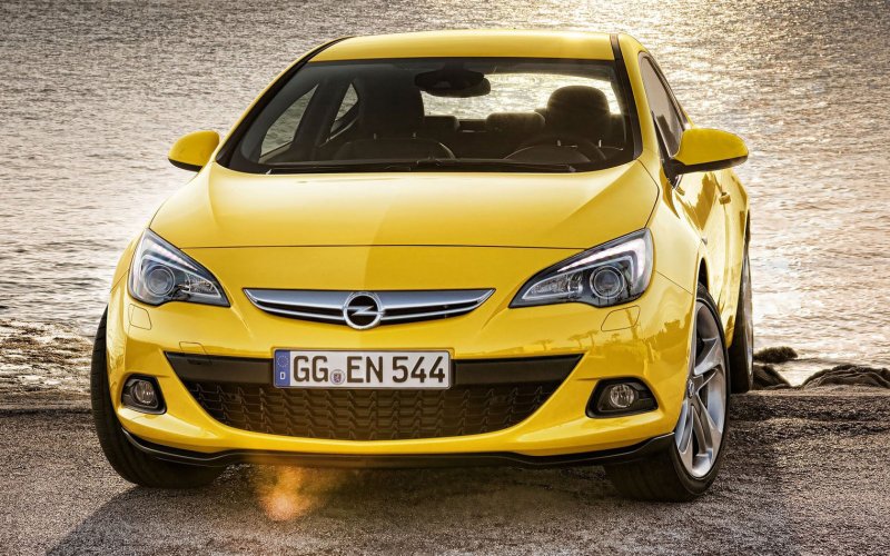 Opel Astra GTC 2011