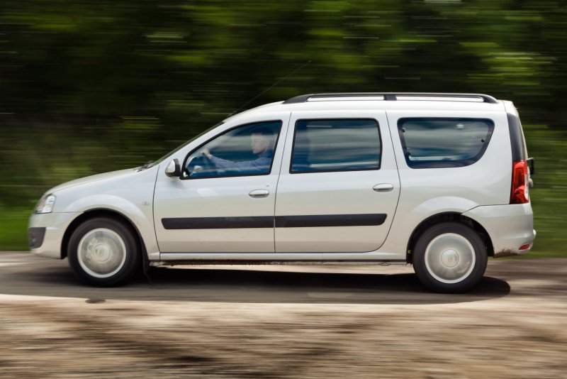 Lada Largus 2011>