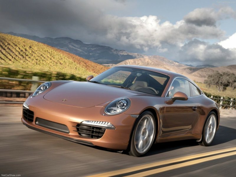 Porsche 911 коричневый