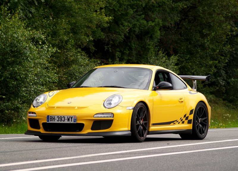 Немецкий спорткар Porsche 911 Carrera