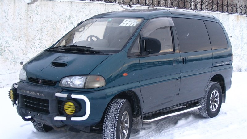 Mitsubishi l400 голубой