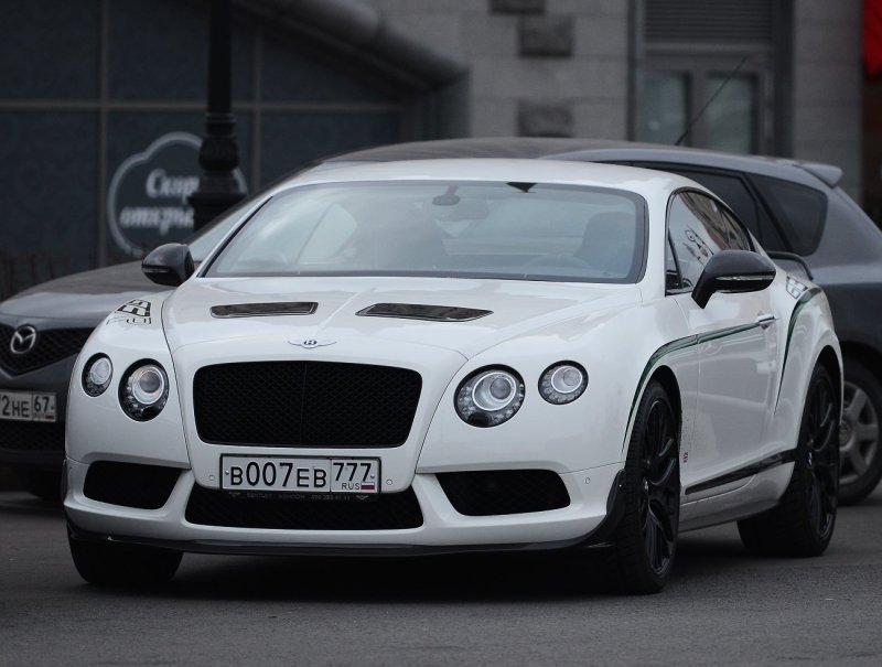 Bentley номерной знак 777