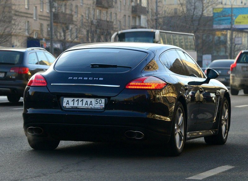Порше Панамера 111