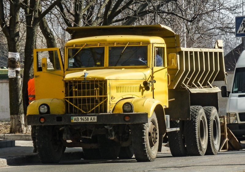КРАЗ 256