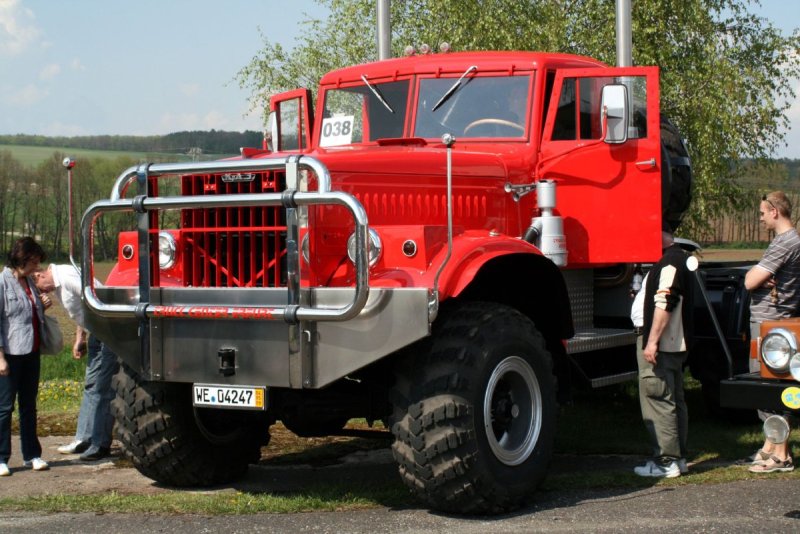 КРАЗ 255 И КАМАЗ