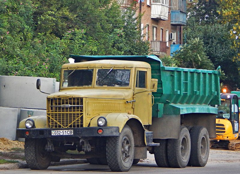 КРАЗ-256б самосвал