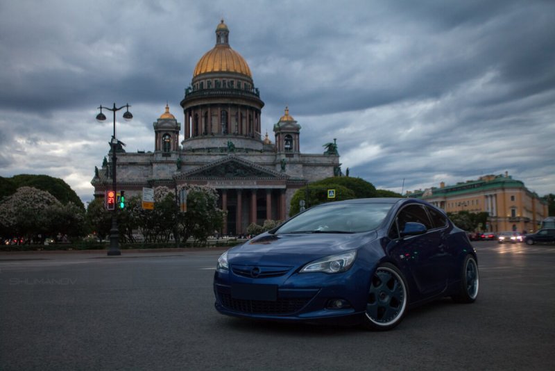 Исаакиевский собор и Мерседес