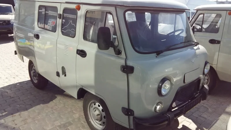 Автомобиль УАЗ-3909