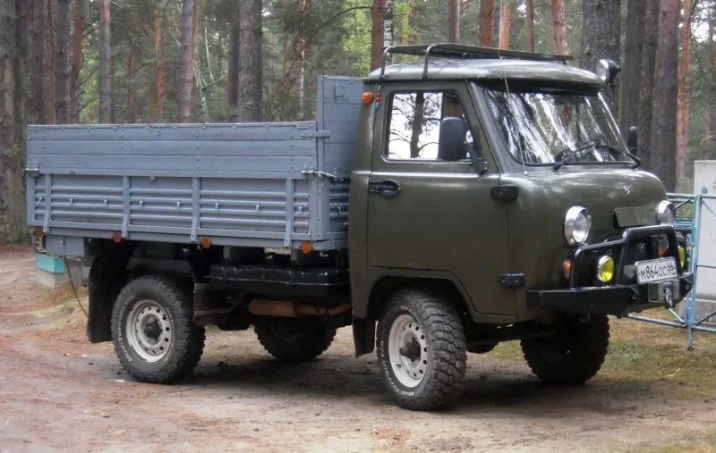 УАЗ 3303 бортовой