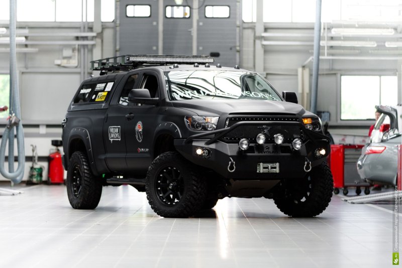 Toyota Tundra DEVOLRO пикап