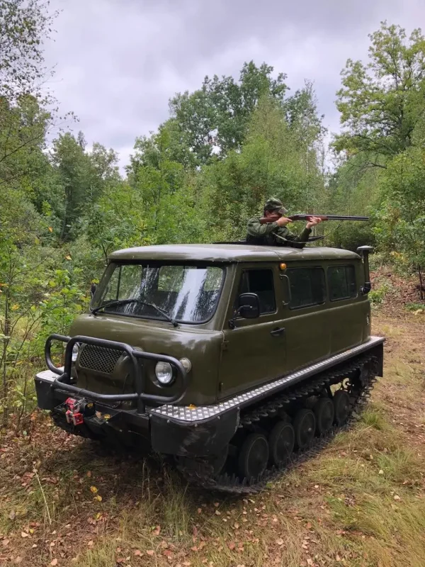 Гусеничный снегоболотоход ЗВМ 2410