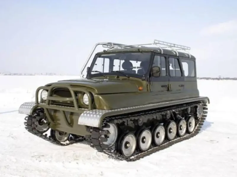 УАЗ 452 на гусеницах