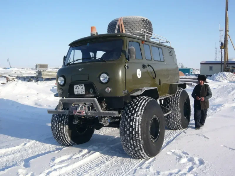 Гусеничный вездеход ЗВМ 2410 Ухтыш