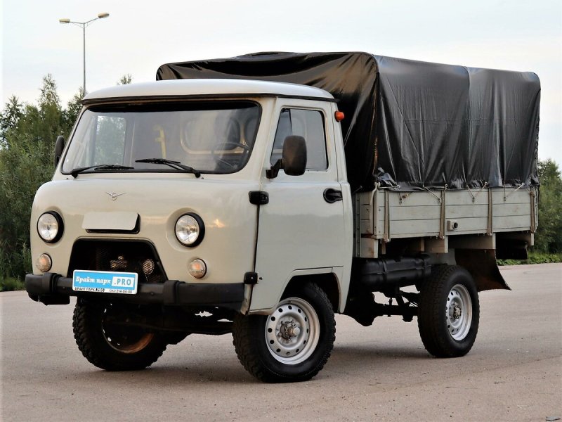 УАЗ 3303 бортовой