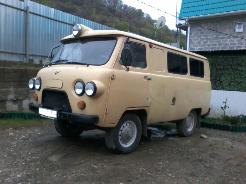 УАЗ-451 малотоннажный грузовой автомобиль