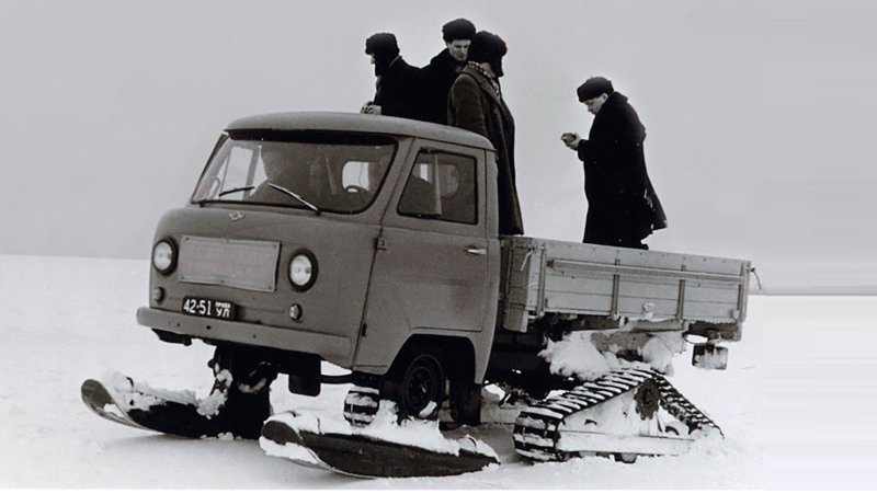 Лыжно гусеничный снегоход УАЗ-451