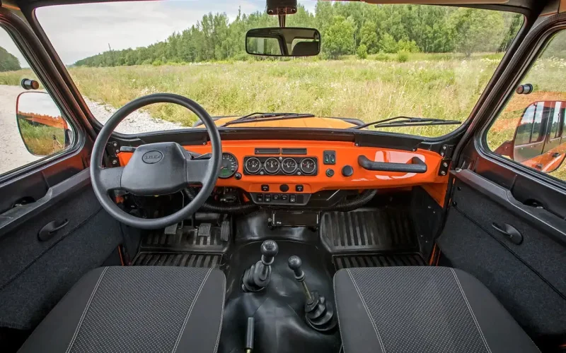 Land Rover Defender 90 Interior