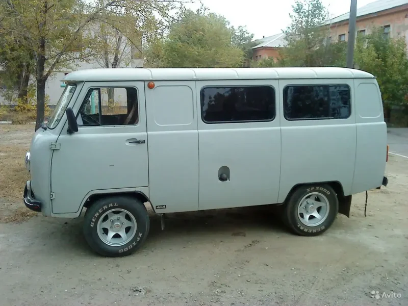 УАЗ Буханка на 33 колесах