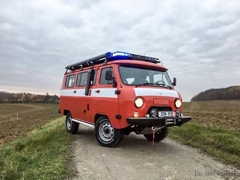 УАЗ 452