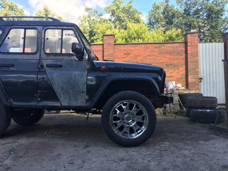 УАЗ Хантер на дисках r22