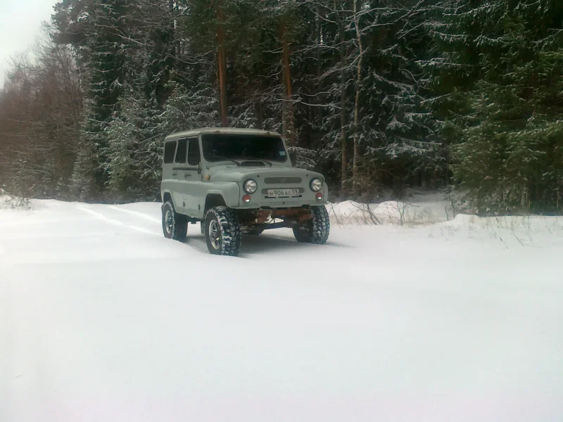 УАЗ 3151 В лесу