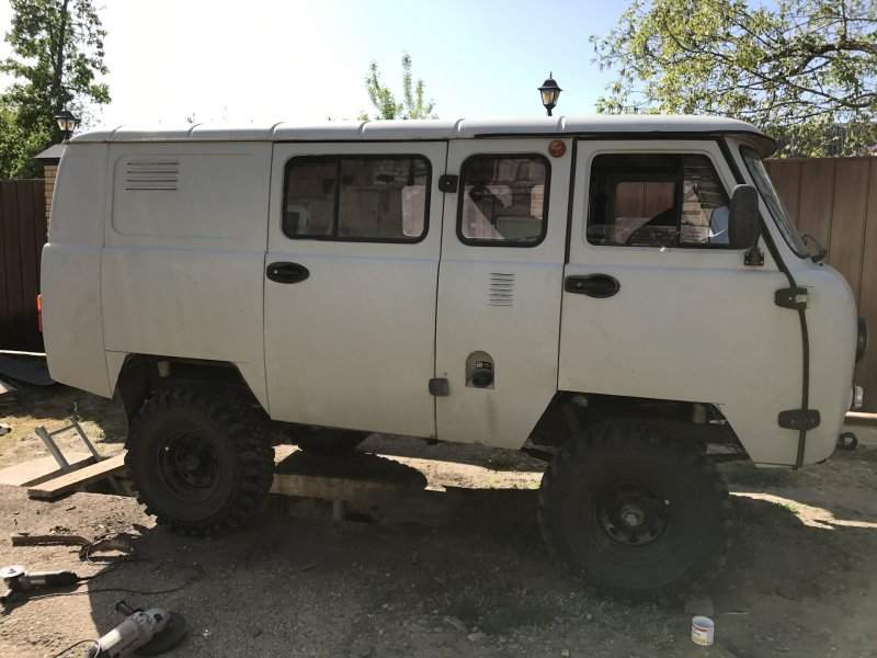 УАЗ Буханка серая 36 колеса