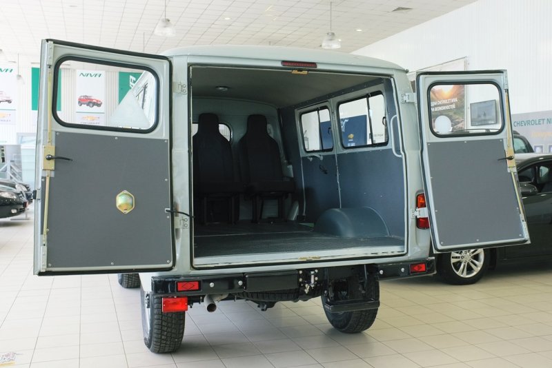 390995 УАЗ фургон
