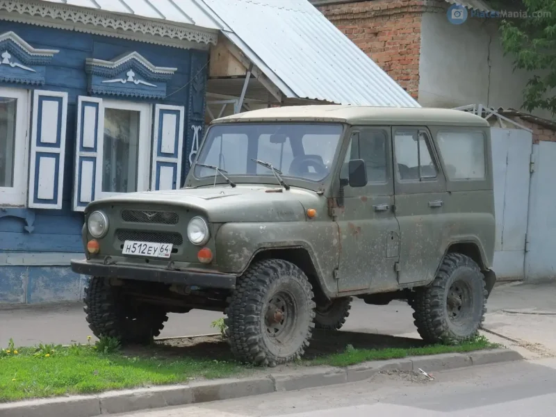 Армейский УАЗ 469 кабриолет