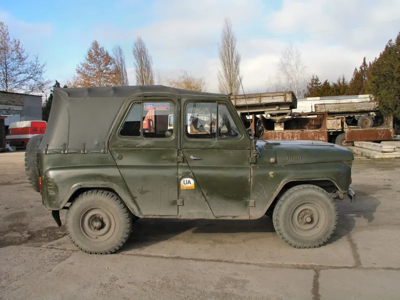 УАЗ 3151 сбоку