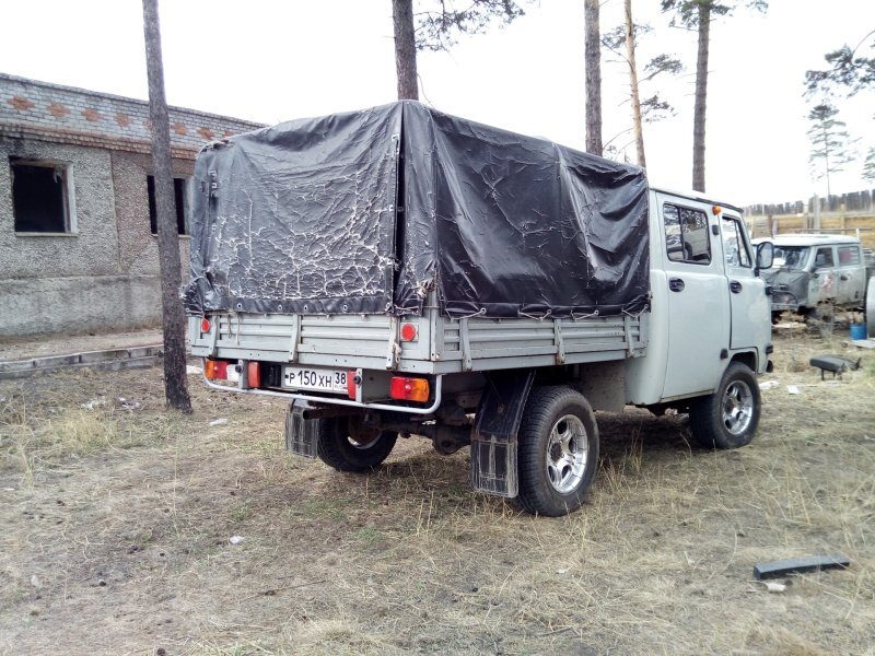 УАЗ 3303 бортовой фермер