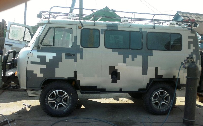 УАЗ Буханка пиксельный камуфляж