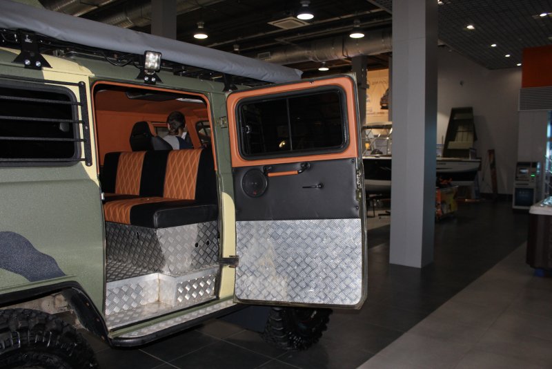 Остекленный фургон UAZ 39625