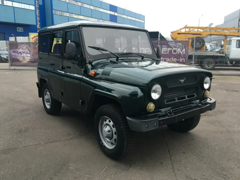 УАЗ 315196 вид сзади
