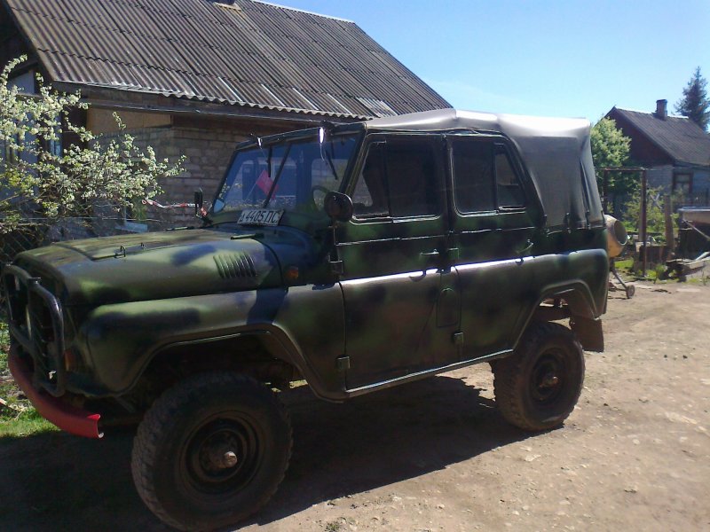 УАЗ 469 цвет хаки