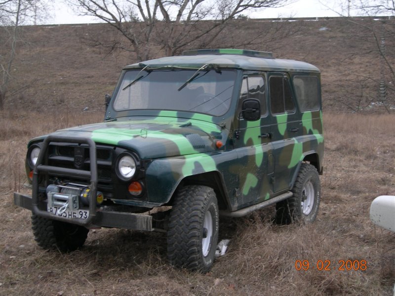 Камуфлированный УАЗ 469