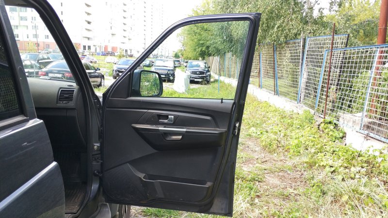 Колонки в двери багажника Патриот