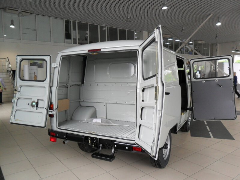 390995 УАЗ фургон