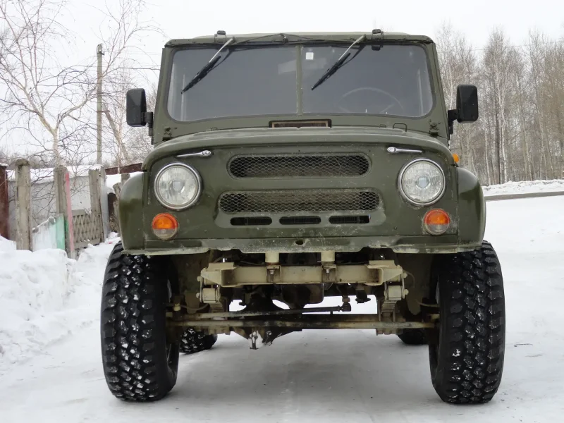 УАЗ 3151 вид спереди