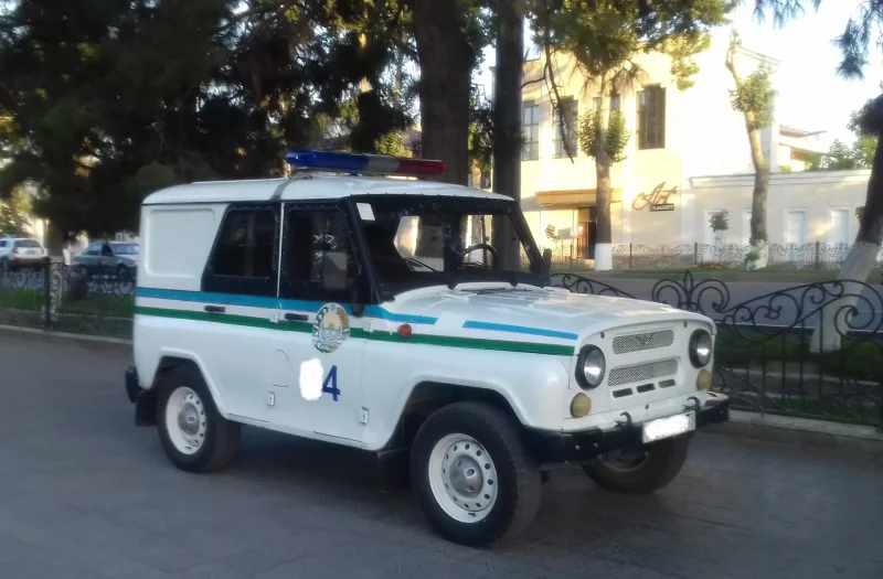 UAZ Hunter Police
